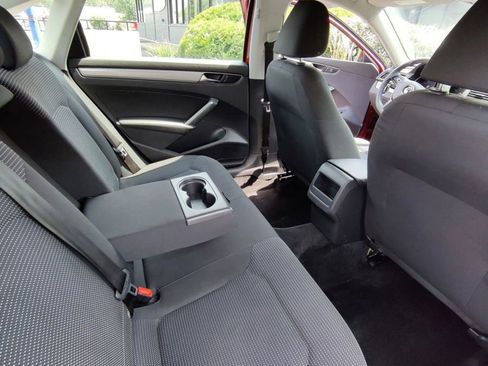 Used 2017 Volkswagen Passat 1.8T S image 16