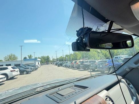 Used 2013 Ford F150 Lariat w/ Mid Equipment Group AWD/4WD image 14