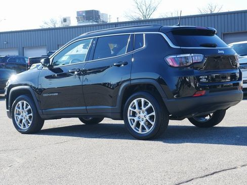 Used 2024 Jeep Compass Latitude image 4