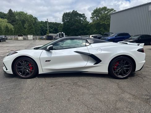 Used 2023 Chevrolet Corvette Stingray Premium Conv w/ Z51 Performance Package RWD image 7