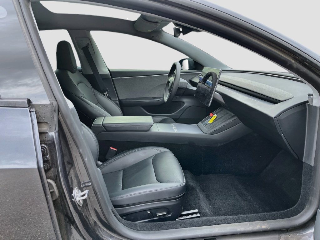Used 2025 Tesla Model 3 Long Range RWD image 28