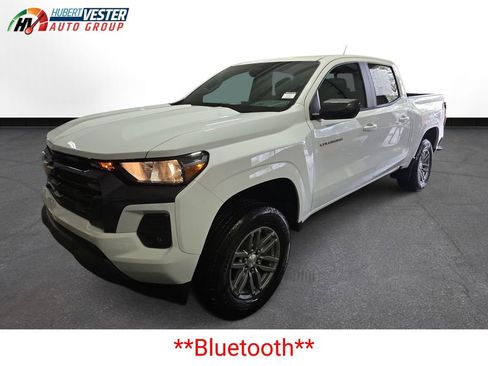 Used 2024 Chevrolet Colorado LT w/ LT Convenience Package image 2