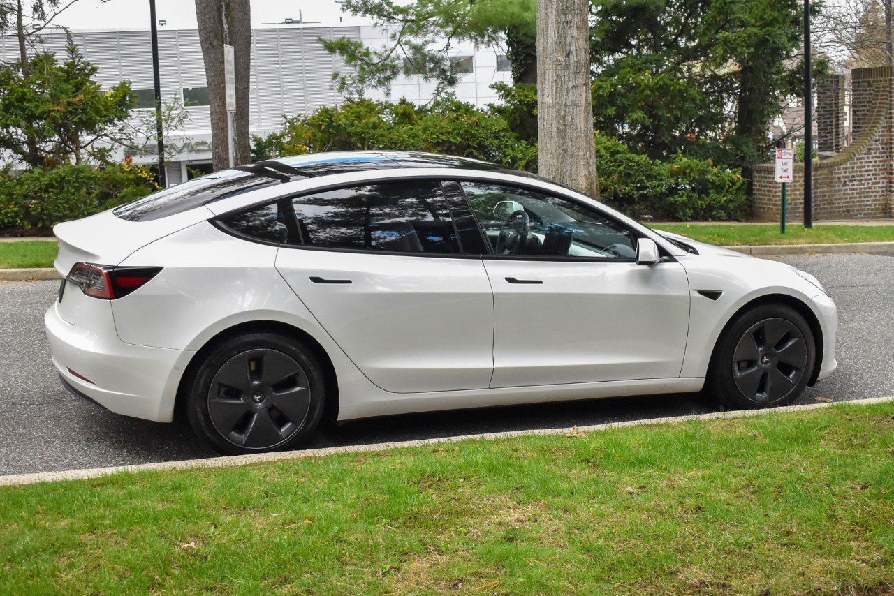 Used 2023 Tesla Model 3 Standard Range RWD image 9
