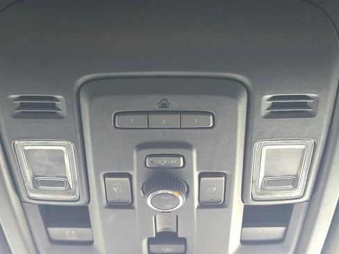 Used 2022 GMC Yukon XL Denali image 42