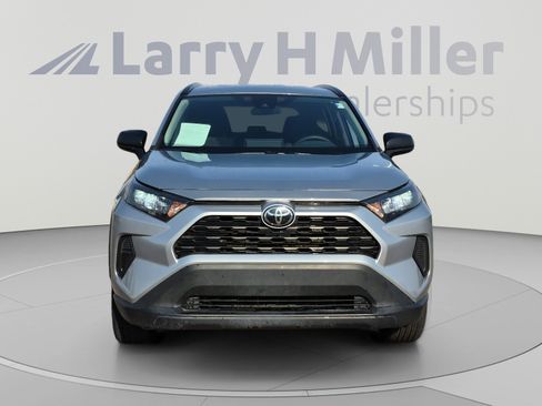 Used 2020 Toyota RAV4 LE AWD/4WD image 8