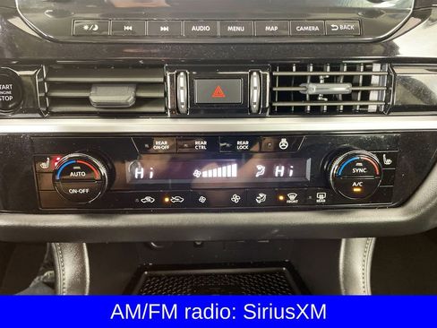 Used 2025 Nissan Pathfinder SL image 19