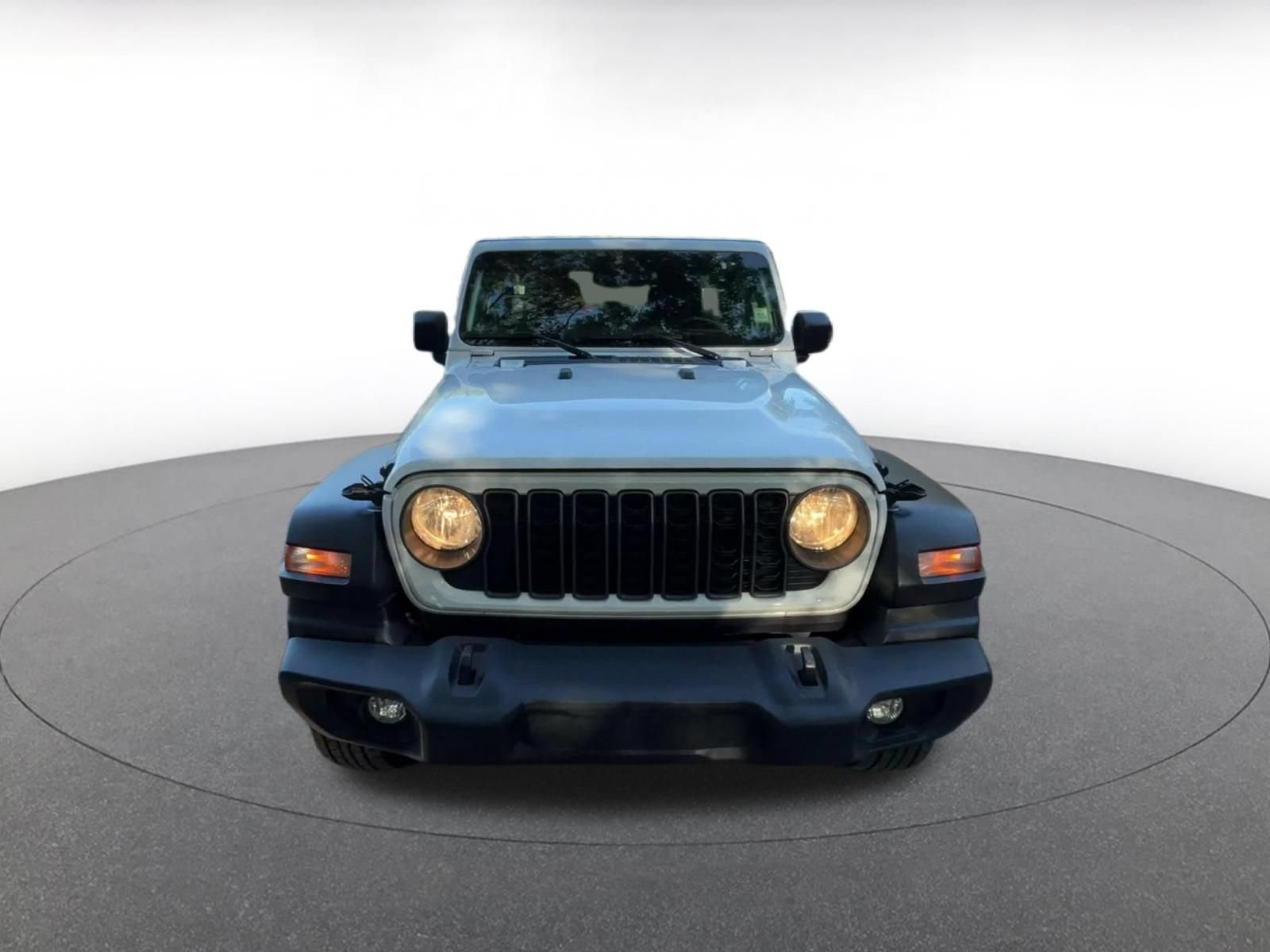 Used 2025 Jeep Wrangler Unlimited Sport AWD/4WD image 3