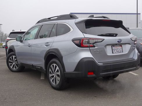 Certified 2025 Subaru Outback Premium image 7
