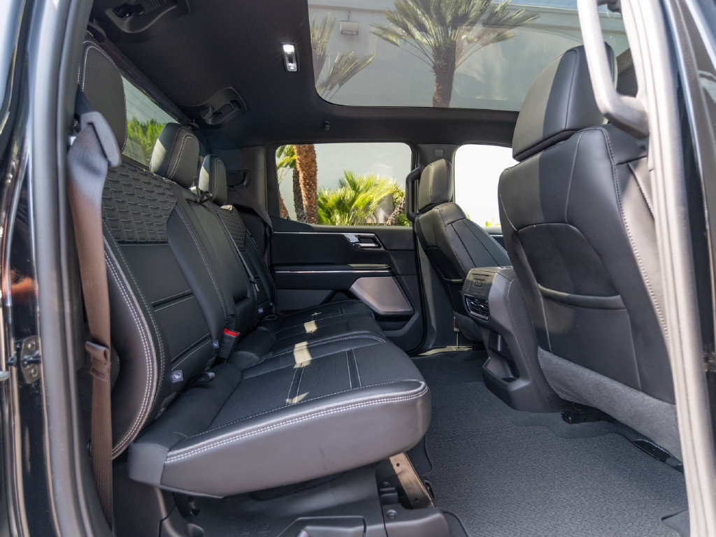 Used 2025 GMC Sierra EV Denali AWD/4WD image 28