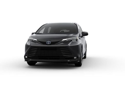 New 2025 Toyota Sienna XLE image 18
