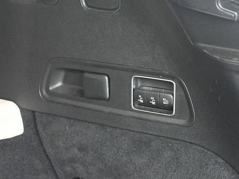 Used 2025 Mercedes-Benz GLS 450 4MATIC image 36