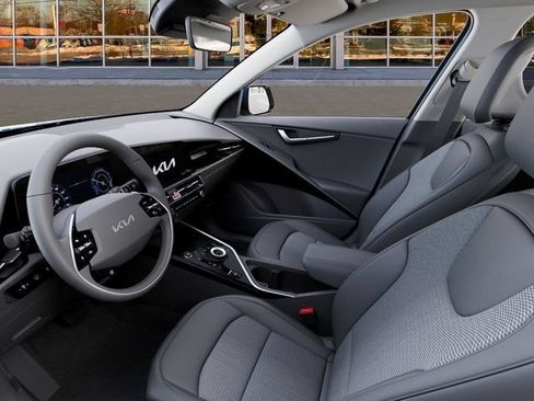 New 2026 Kia Niro Wind FWD image 17