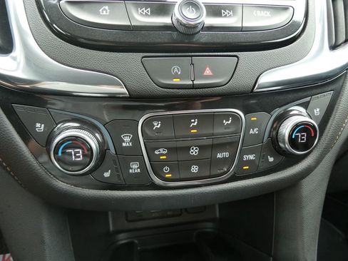 Certified 2024 Chevrolet Equinox Premier AWD/4WD image 30
