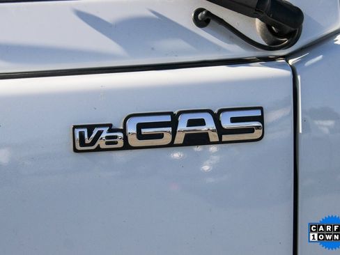 Used 2024 Isuzu NPR HD image 40