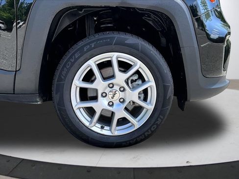 Certified 2022 Jeep Renegade Latitude AWD/4WD image 33