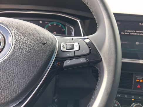 Used 2019 Volkswagen Jetta SEL w/ Cold Weather Package FWD image 16