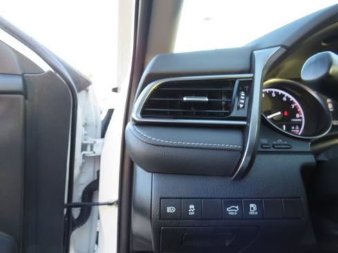 Certified 2023 Toyota Camry SE image 30