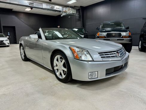 Used 2006 Cadillac XLR image 7