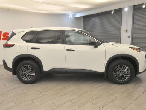 Used 2023 Nissan Rogue S image 6