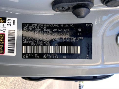 Certified 2024 Toyota Sienna XLE Woodland Edition AWD/4WD image 36