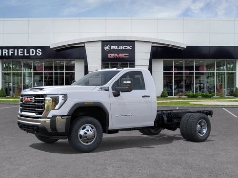 New 2026 GMC Sierra 3500 Pro w/ Convenience Package image 2