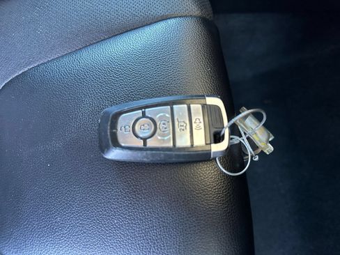 Used 2022 Ford Edge Titanium w/ Equipment Group 301A AWD/4WD image 22