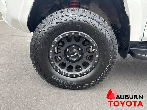 Used 2019 Toyota 4Runner SR5 Premium AWD/4WD image 9