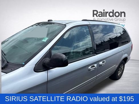 Used 2005 Chrysler Town & Country LX w/ Popular Equipment Group II FWD image 4