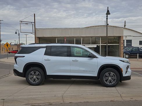 New 2026 Chevrolet Traverse LT w/ Driver Confidence Package image 5
