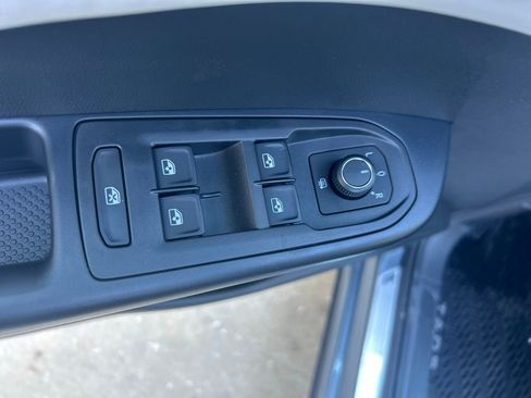 New 2026 Volkswagen Taos SE image 50