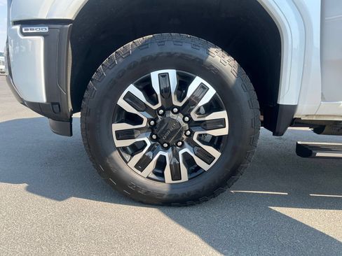 Used 2024 GMC Sierra 3500 Denali Ultimate AWD/4WD image 28