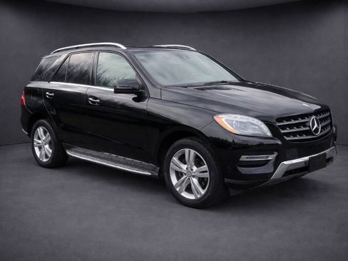 Used 2015 Mercedes-Benz ML 350 4MATIC w/ Premium 1 Package image 1