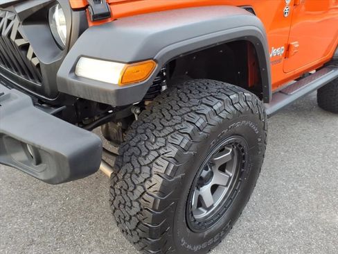 Used 2020 Jeep Wrangler Sport image 9
