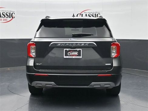 Used 2020 Ford Explorer XLT w/ Equipment Group 202A image 8