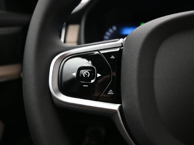 New 2026 Volvo XC90 T8 Plus w/ Protection Package Premier AWD/4WD image 27