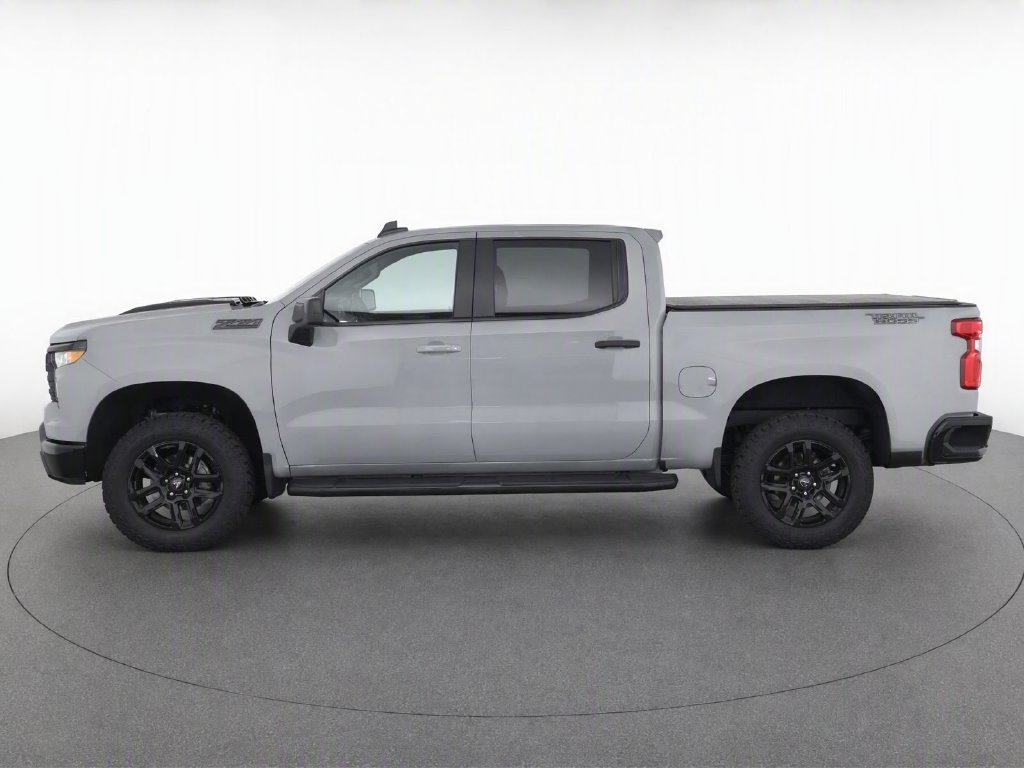 Used 2024 Chevrolet Silverado 1500 Custom Trail Boss w/ Dark Appearance Package AWD/4WD image 7