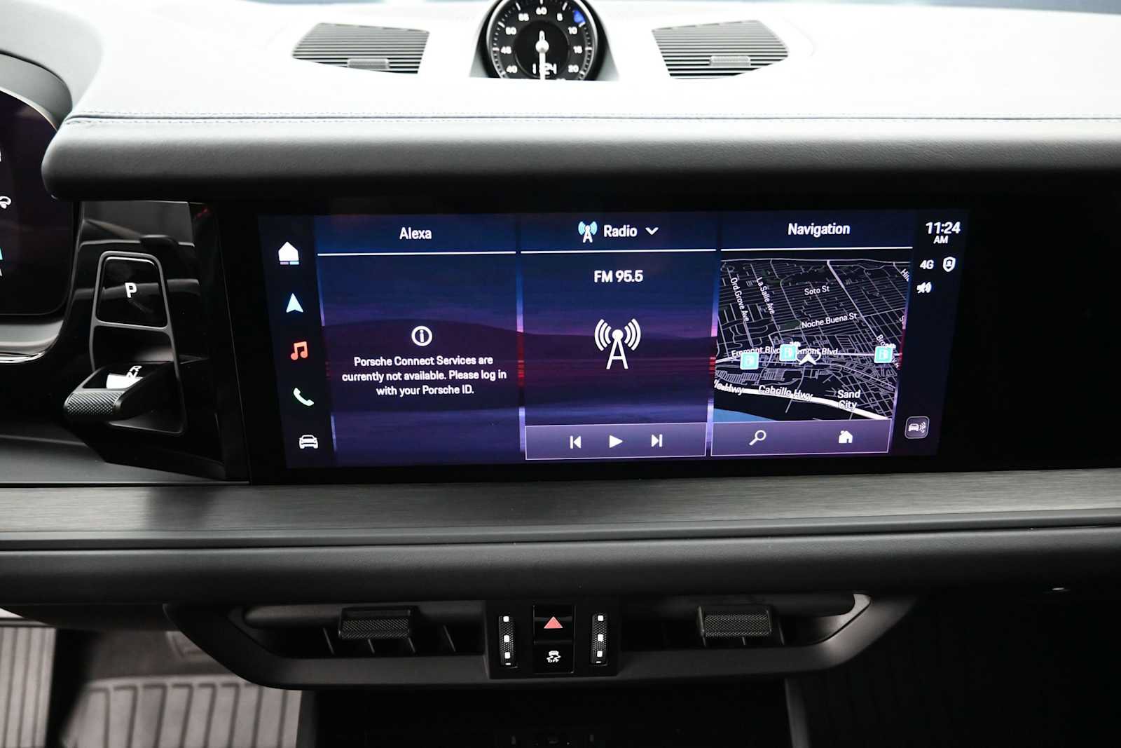 Certified 2026 Porsche Cayenne GTS AWD/4WD image 11