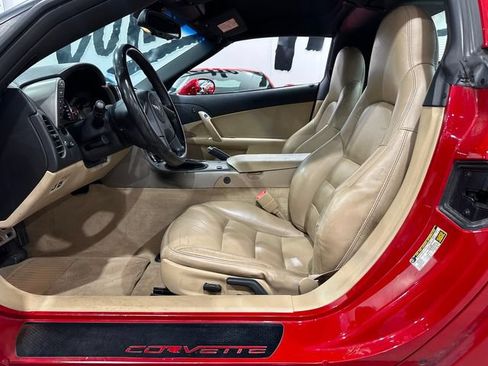 Used 2005 Chevrolet Corvette Coupe w/ Preferred Equipment Group RWD image 9