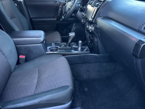 Used 2022 Toyota 4Runner TRD Off-Road image 16