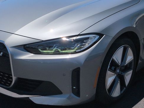 Used 2023 BMW i4 eDrive40 w/ Premium Package RWD image 6