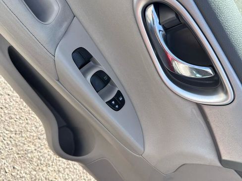 Used 2014 Nissan Sentra S image 12