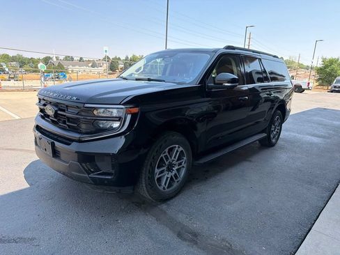 Used 2025 Ford Expedition Max Active AWD/4WD image 3