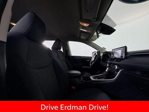 Used 2021 Toyota RAV4 XLE FWD image 25