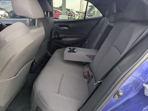 Used 2025 Toyota Corolla SE w/ SE Package image 27