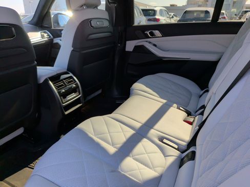 Certified 2024 BMW X7 xDrive40i image 37