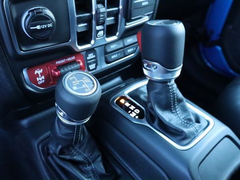 New 2025 Jeep Gladiator Rubicon image 9