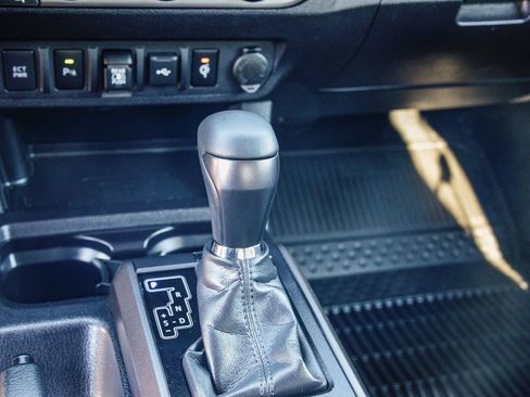 Certified 2023 Toyota Tacoma TRD Sport image 27