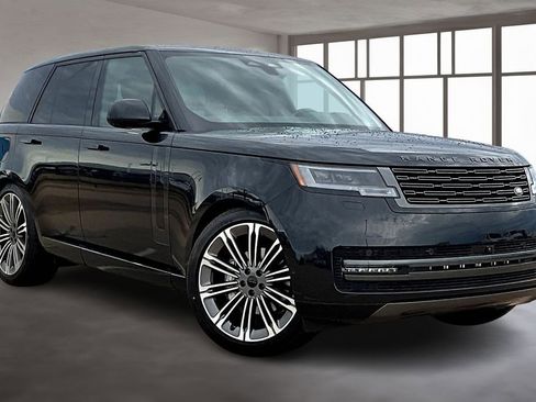 New 2026 Land Rover Range Rover SE image 2