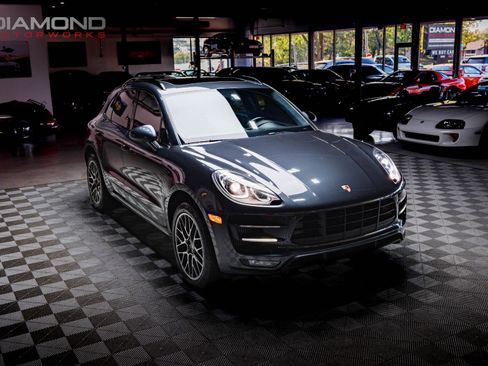 Used 2018 Porsche Macan Turbo image 51