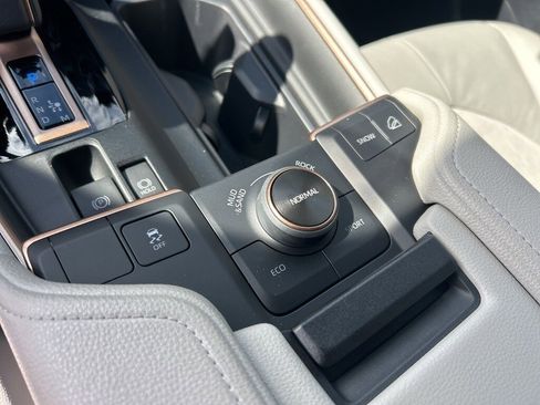 Used 2026 Toyota Grand Highlander AWD Hybrid image 11